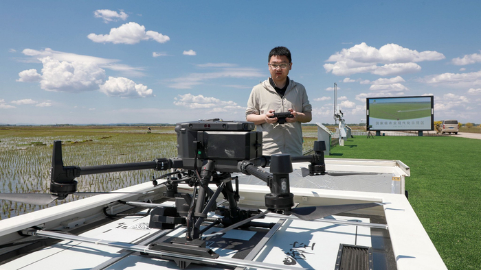 无人机巡田