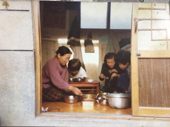 △李在明童年时期在城南市的家。（图源：韩国《中央日报》）