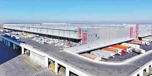     5月22日，位于固安县的申通快递华北转运中心有序运转。 本报记者 赵永辉摄