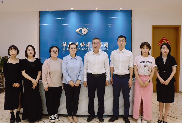 △中国华侨公益基金会参访合影