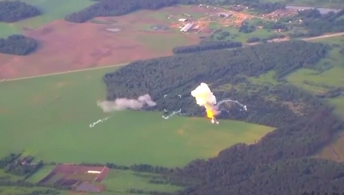 △乌武装部队总参谋部发布的攻击实况视频截图