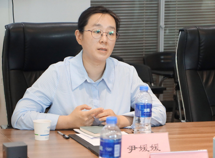 △中国华侨公益基金会理事长尹媛媛