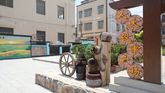 岸村村庄面貌焕然一新。龚钰坤 摄