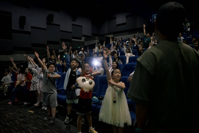 袁伟恒分享AI动画制作，孩子们互动参与