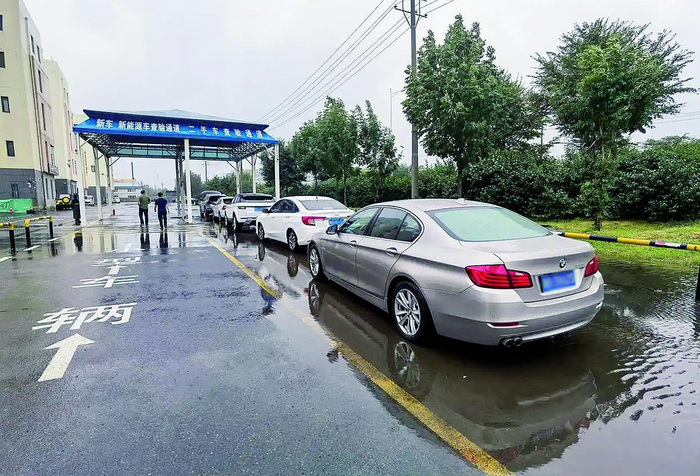     二手车查验现场