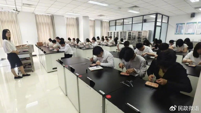 图为民政职业大学教学现场 高海英摄