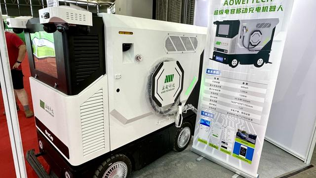 超级电容移动充电车。 陈玺撼摄