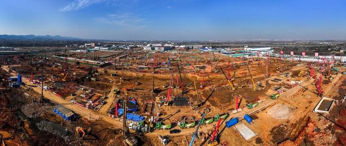 这是2025年2月10日拍摄的南京北站枢纽工程施工现场（无人机照片）。新华社记者 李博 摄