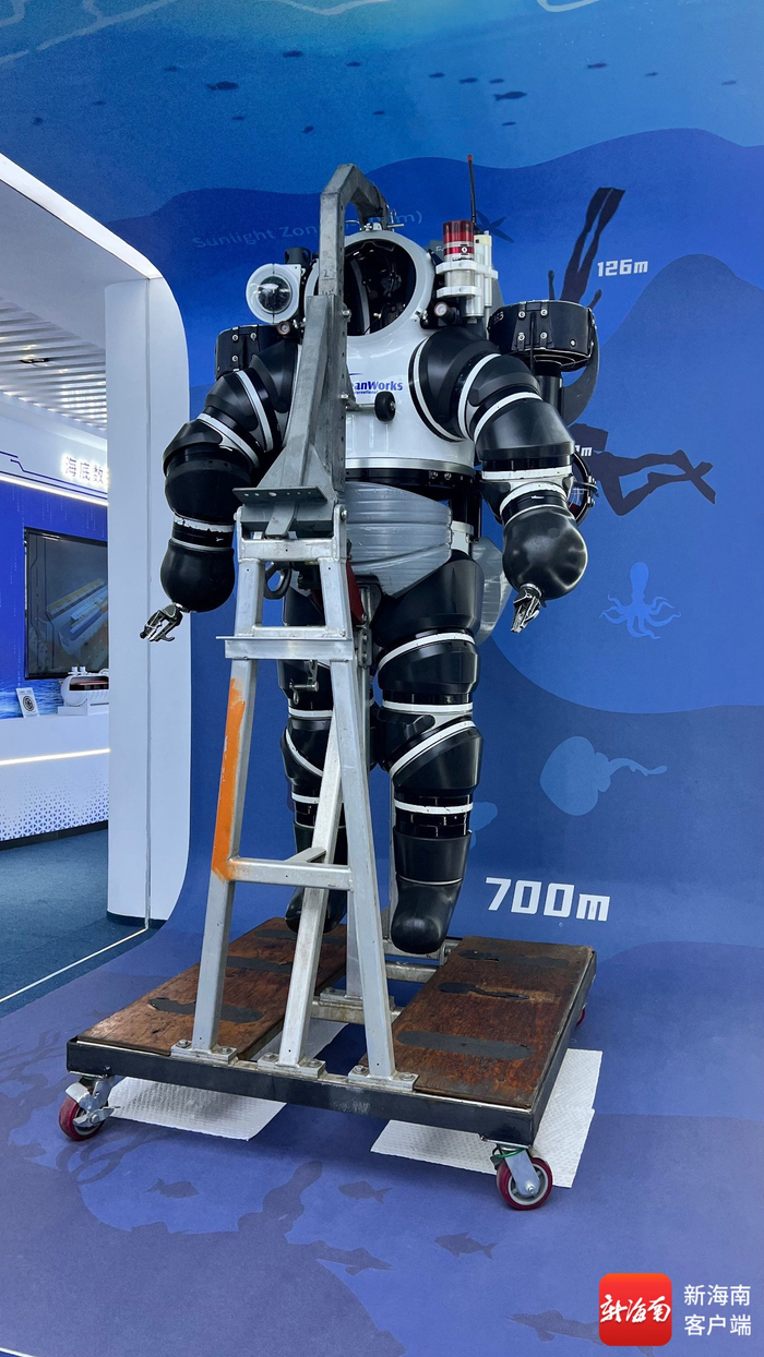 ADS载人常压潜水系统。记者 林师堂 摄