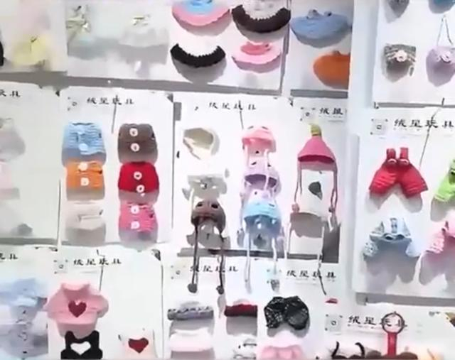 谷会杰销售的“娃衣”。 受访者供图