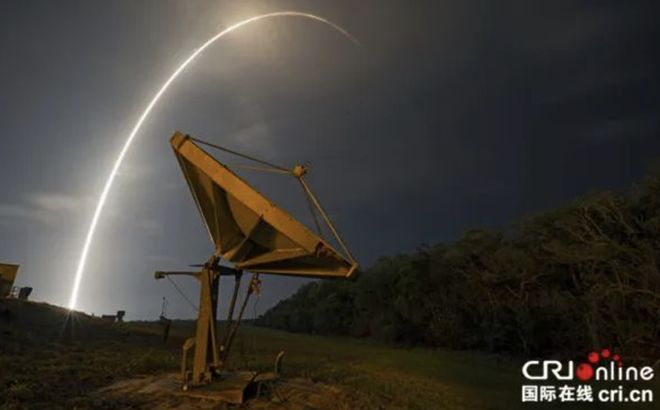 ▲2025年5月4日，SpaceX使用猎鹰9号火箭将29颗星链卫星送入近地轨道 图据国际在线