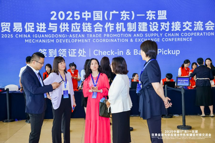 广东和东盟企业家们面对面沟通交流，为深入开拓东盟市场做足准备。图片来源：广东省贸促会
