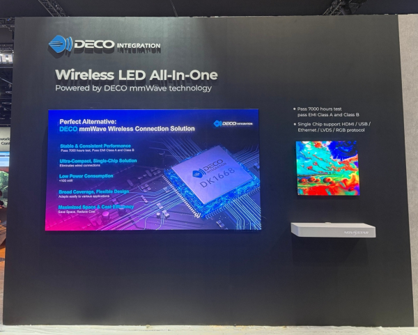  图1:德氪微与核心客户诺瓦星云联合参展InfoComm 2025