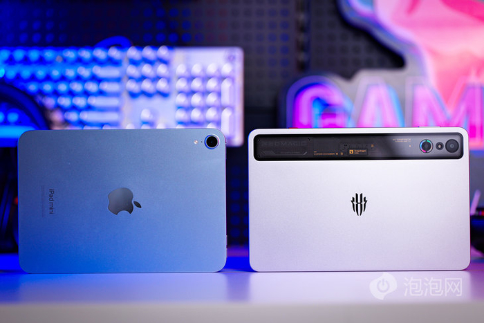 iPad mini7（左）与红魔电竞平板3 Pro（右）