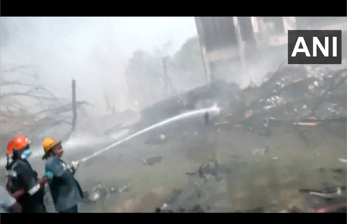 ▲飞机残骸（视频截图）