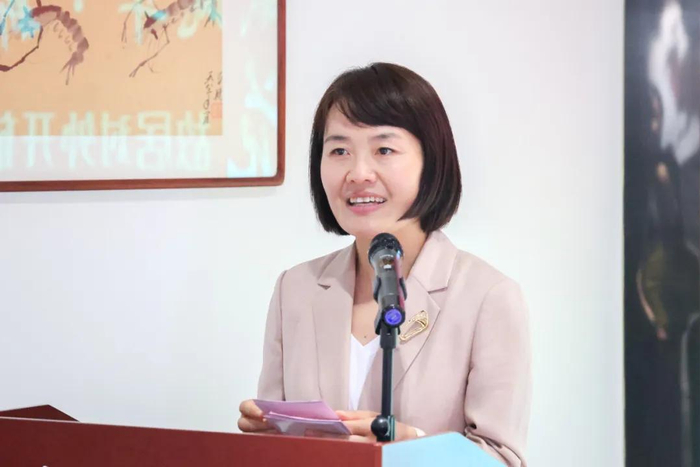 ▲胡淑华主持活动