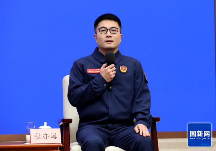 国家安全生产应急救援勘测队副队长张亦海 图片来源：国新办网站