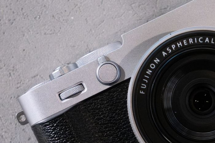 富士X-E5前部新增的多功能拨杆