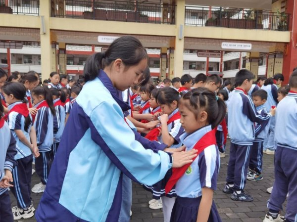 少先队新队员入队仪式