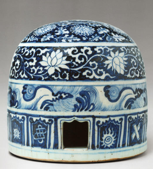 青花缠枝莲花杂宝纹蒙古包·元 俄罗斯艾尔米塔什博物馆藏