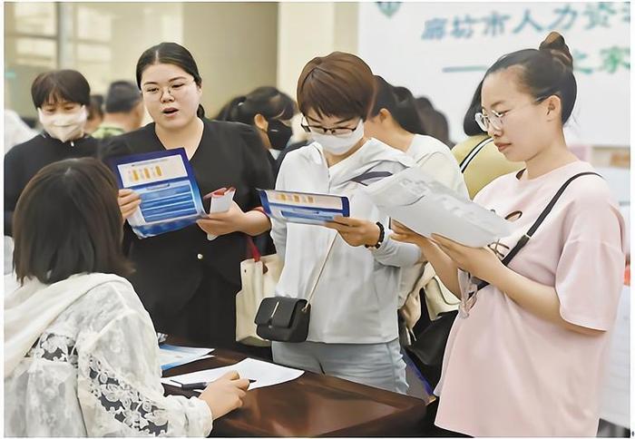 图为“妈妈岗”招聘会现场。 市人力资源和社会保障局 供图