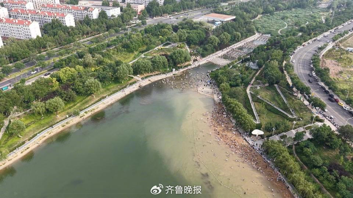 龙鼎滨水公园。