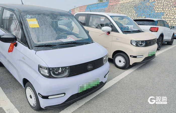 某二手车市场待售的“零公里二手车”