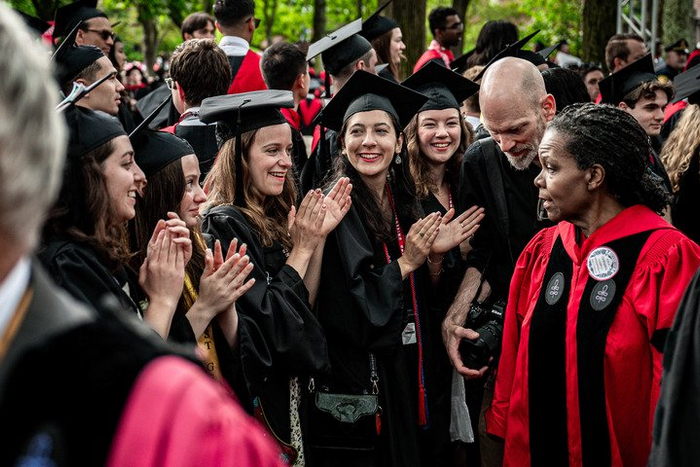 　　5月29日，在美国马萨诸塞州剑桥，哈佛大学毕业生参加毕业典礼。新华社发（朱子于摄）