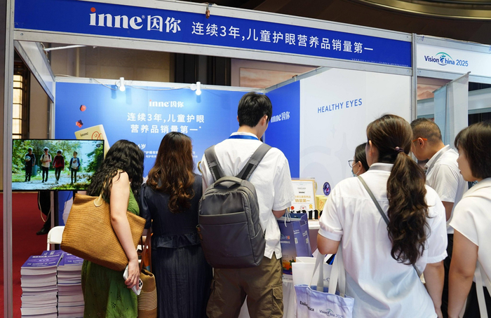 inne与现场专家和家长们交流互动