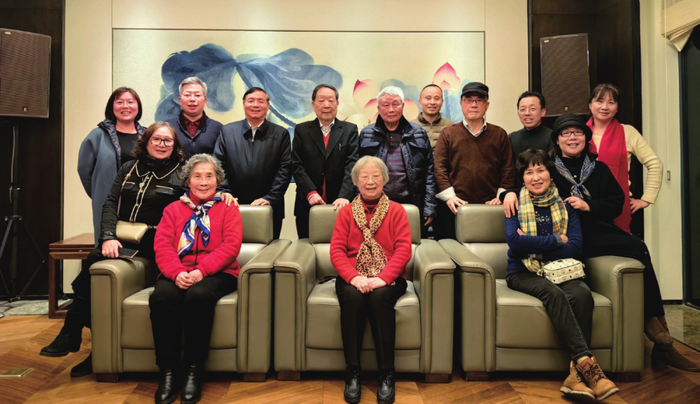 2024年3月6日，李德仁（后排左四）、龚健雅、张祖勋、刘经南四院士及其夫人等欢聚