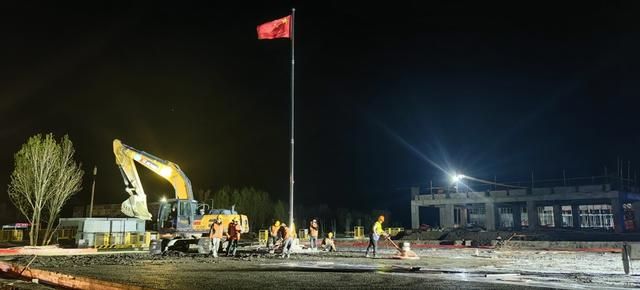 森嘎村重建项目施工现场。 森嘎村上海援藏项目部综合办公室徐松涛 摄
