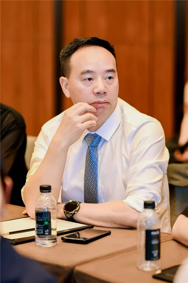 图注:6月13日晚,汪辉教授出席中华医学会眼科学分会眼视光学组第十一次全体委员会议