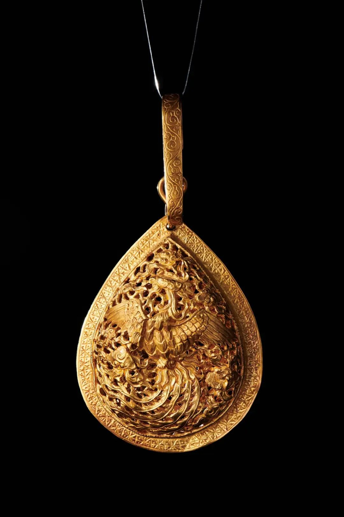 湖北省博物馆藏明金镂空凤纹坠。鲁黎供图