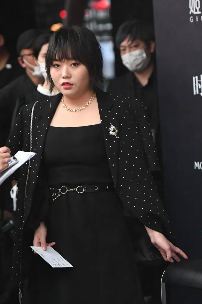 2021年3月，李雪琴在上海出席一场商业活动，当时谢、李二人关系已出现裂隙。图/视觉中国