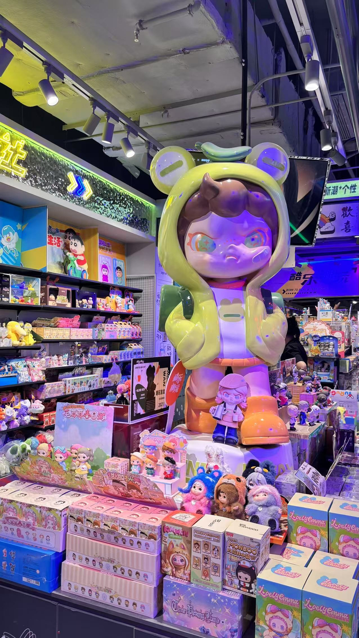（酷乐潮玩门店，现场拍摄图片）