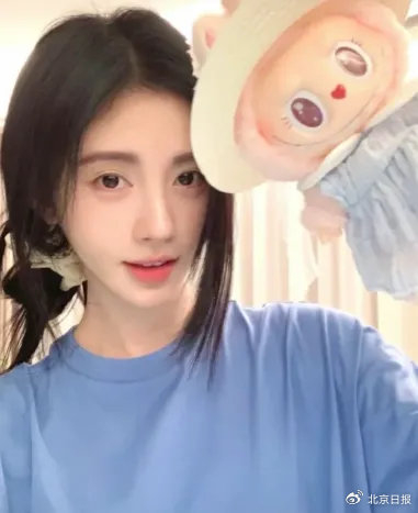 多位明星晒出Labubu