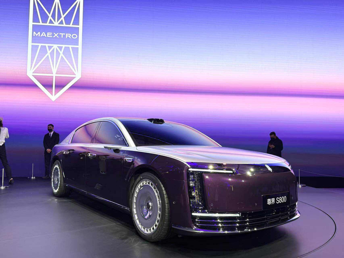 （尊界S800，来源：《21汽车·一见Auto》/摄）