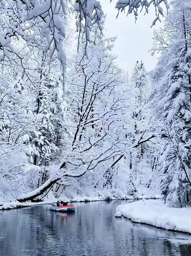 长白山冬日漂流。来源：悠游吉林