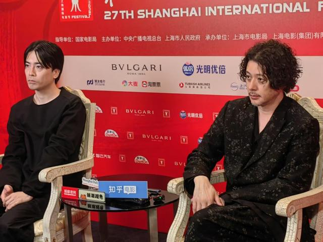 《夏日沙上》主创接受媒体群访 钟菡 摄