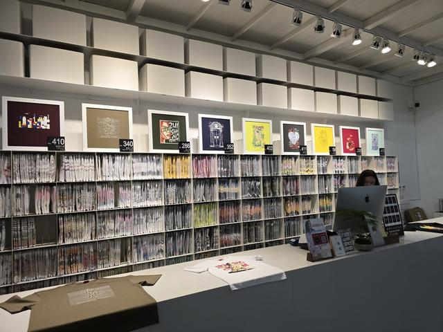 原创设计T恤店“路上海”。文汇报记者 周辰 摄