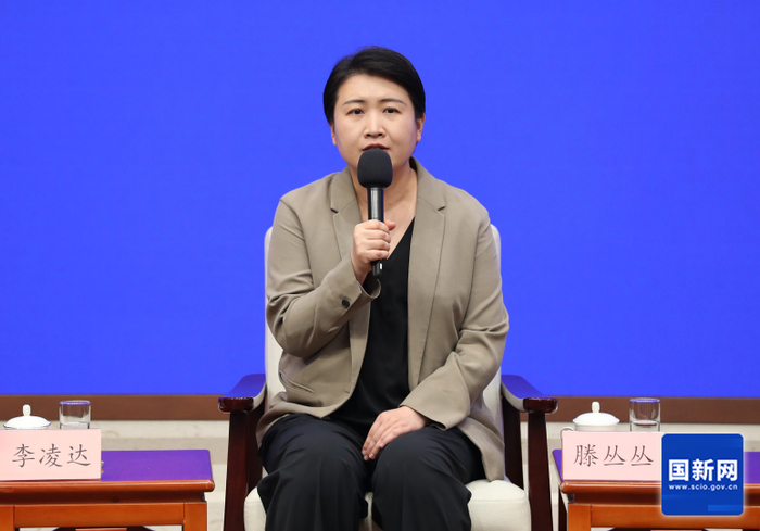 编剧、导演滕丛丛。图片来源：国新网