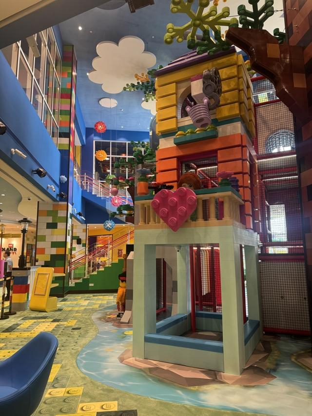 酒店一楼的体验空间。张天弛摄