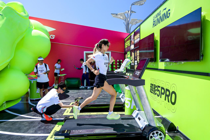 （李宁品牌专区跑友互动体验）