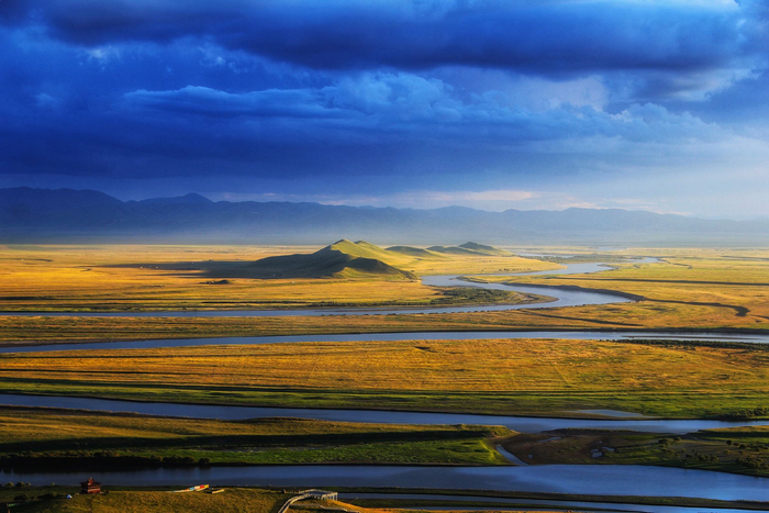 黄河九曲第一湾  阿坝藏族羌族自治州文化广播电视和旅游局供图