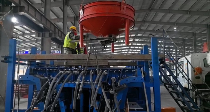 加紧生产预制梁