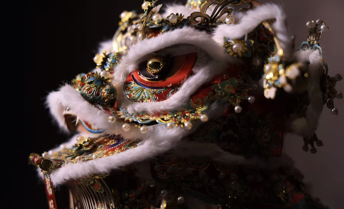 这是东莞微石文化科技有限公司（拼酷）展厅内展出的“醒狮”潮玩。新华社记者 李嘉乐 摄