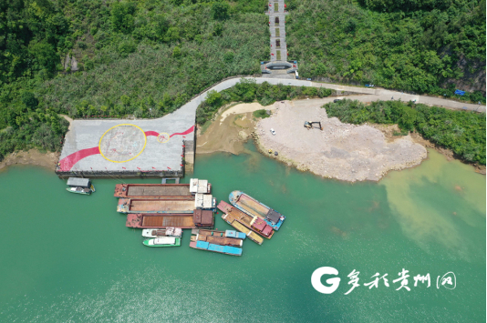 构皮滩库区及思林库区航道整治工程施工现场