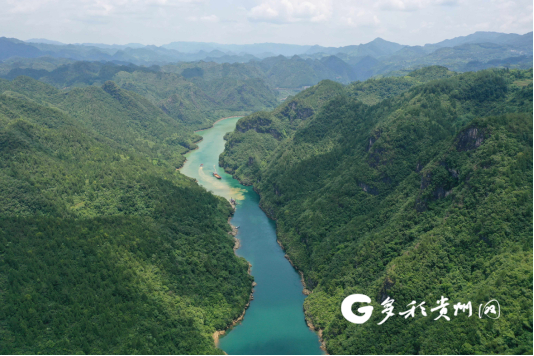 构皮滩库区及思林库区航道整治工程施工现场