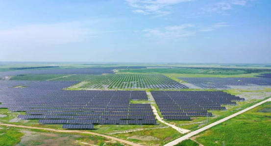 通榆县凭借得天独厚的风光资源，推动经济社会发展向“绿”而兴。（张玉博 摄）