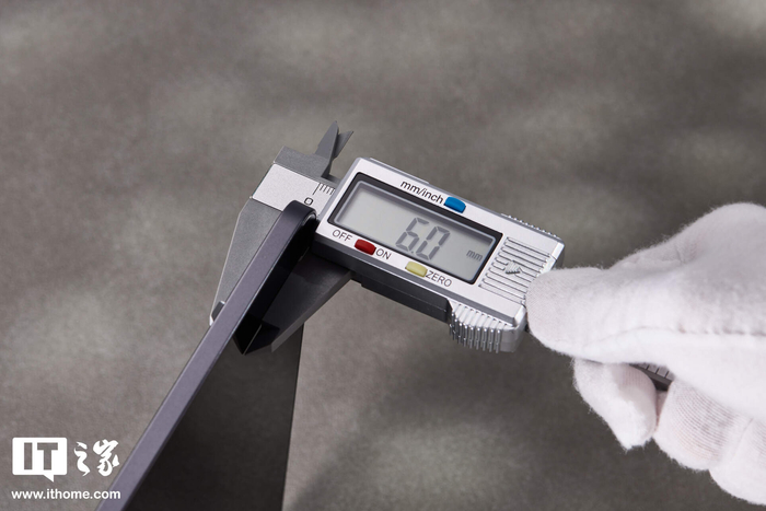 实测贴膜厚度 6.0mm